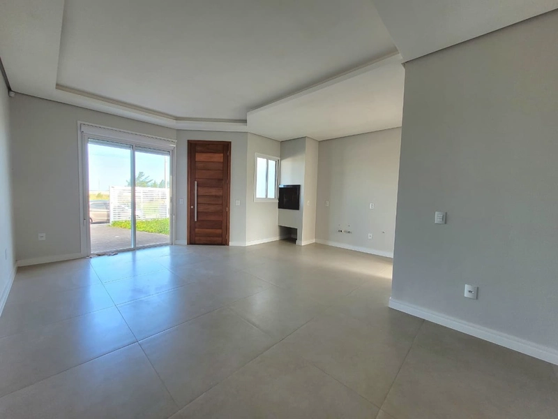 CASA 3 DORMITÓRIOS (1 SUÍTE) - 3 QUADRAS DO MAR: 5ª foto da galeria de imagens do imóvel