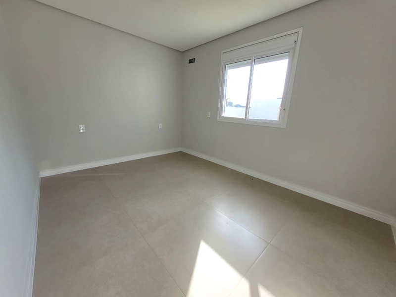 CASA 3 DORMITÓRIOS (1 SUÍTE) - 3 QUADRAS DO MAR: 16ª foto da galeria de imagens do imóvel