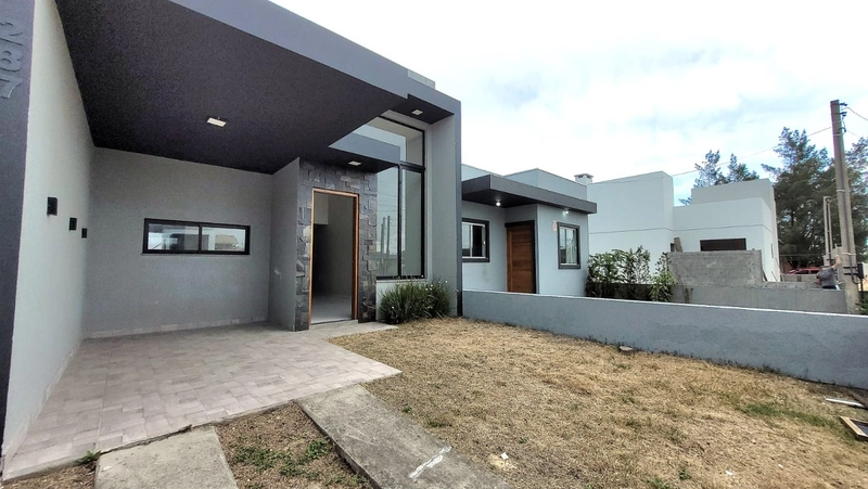 CASA 3 DORMITÓRIOS (1 SUÍTE) COM ROOFTOP - PRÓXIMO AO MAR: 3ª foto da galeria de imagens do imóvel