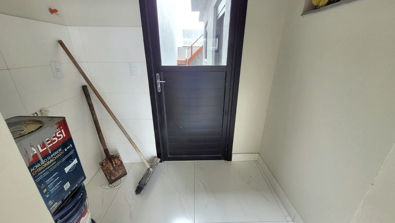CASA 3 DORMITÓRIOS (1 SUÍTE) COM ROOFTOP - PRÓXIMO AO MAR: 10ª foto da galeria de imagens do imóvel