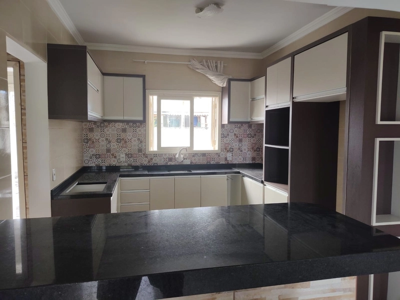 CASA AMPLO TERRENO - 2 DORMITÓRIOS - APTA A FINANCIAMENTO BANCÁRIO: 4ª foto da galeria de imagens do imóvel