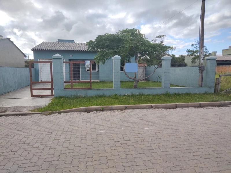 CASA AMPLO TERRENO - 2 DORMITÓRIOS - APTA A FINANCIAMENTO BANCÁRIO: 1ª foto da galeria de imagens do imóvel