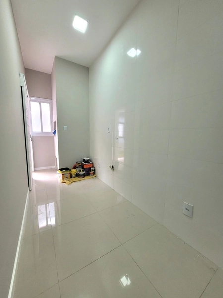 CASA 2 DORMITÓRIOS (1 SUÍTE) - FRENTE AVENIDA E PRÓXIMO AO MAR: 10ª foto da galeria de imagens do imóvel