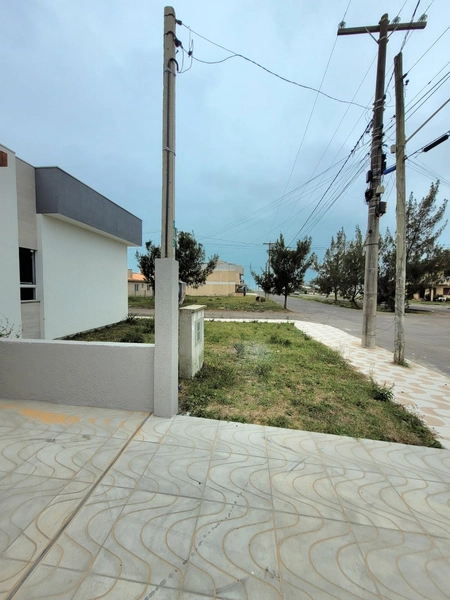CASA 2 DORMITÓRIOS (1 SUÍTE) - FRENTE AVENIDA E PRÓXIMO AO MAR: 6ª foto da galeria de imagens do imóvel