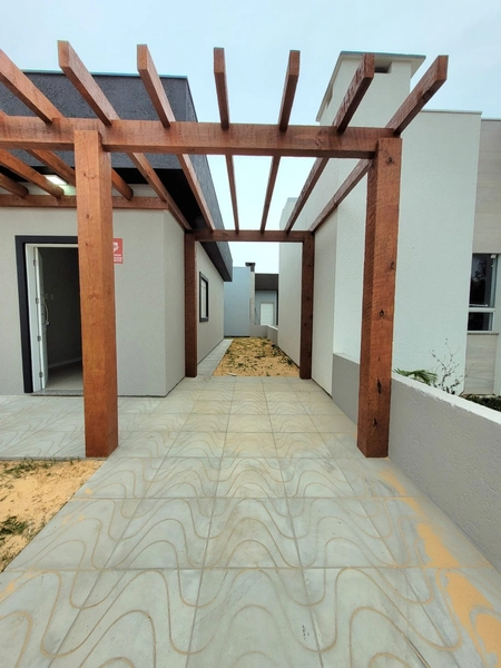 CASA 2 DORMITÓRIOS (1 SUÍTE) - FRENTE AVENIDA E PRÓXIMO AO MAR: 5ª foto da galeria de imagens do imóvel