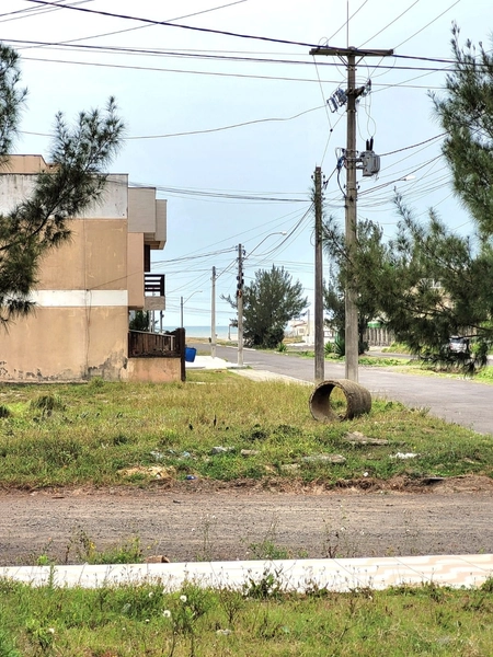 CASA 2 DORMITÓRIOS (1 SUÍTE) - FRENTE AVENIDA E PRÓXIMO AO MAR: 7ª foto da galeria de imagens do imóvel