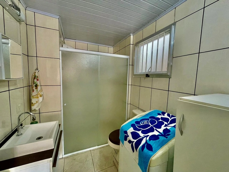 CASA 3 DORMITÓRIOS - AMPLO TERRENO - 4 QUADRAS DO MAR: 10ª foto da galeria de imagens do imóvel