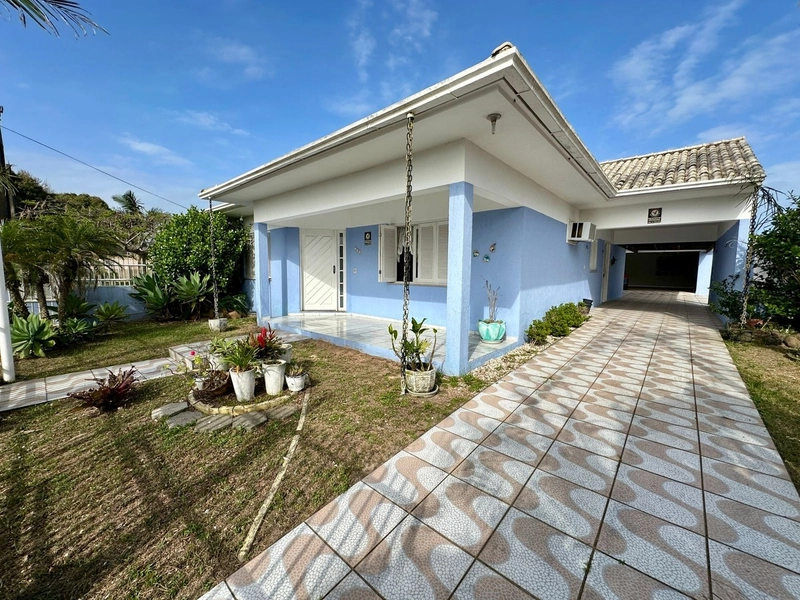 CASA NA ZONA NOVA - 3 DORMITÓRIOS + ANEXO COM 1 SUÍTE: 1ª foto da galeria de imagens do imóvel