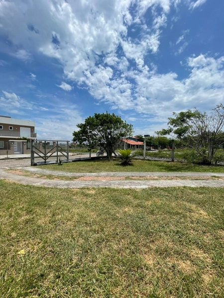 CASA ESQUINA PÉ NA AREIA - 1 QUADRA DO MAR: 3ª foto da galeria de imagens do imóvel
