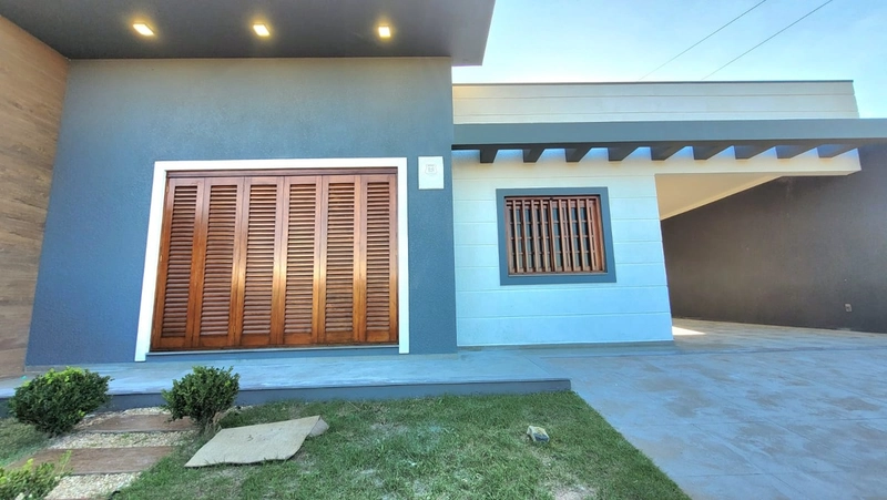 CASA ALTO PADRÃO 3 DORMITÓRIOS (1 SUÍTE) - QUIOSQUE COM PISCINA: 2ª foto da galeria de imagens do imóvel
