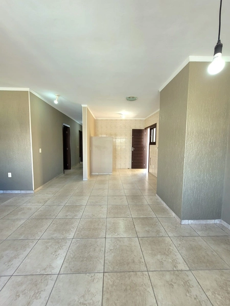 CASA 3 DORMITÓRIOS (1 SUÍTE) - TERRENO AMPLO - PISCINA: 4ª foto da galeria de imagens do imóvel