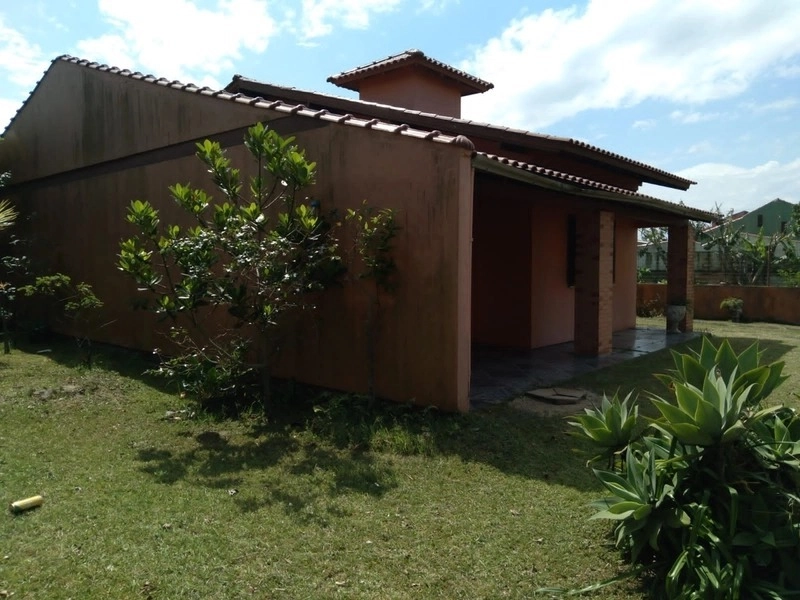 CASA 3 DORMITÓRIOS (1 SUÍTE) - JUNTO AO MAR - AMPLO TERRENO: 13ª foto da galeria de imagens do imóvel