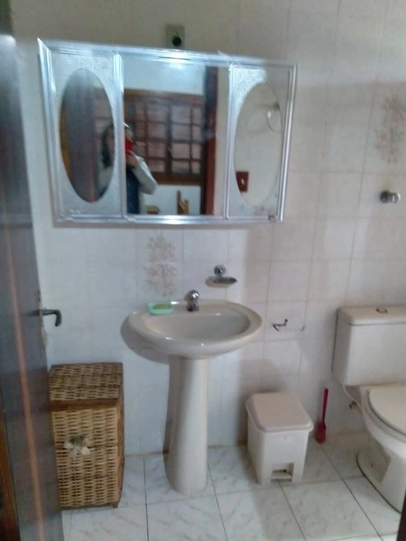 CASA 3 DORMITÓRIOS (1 SUÍTE) - JUNTO AO MAR - AMPLO TERRENO: 11ª foto da galeria de imagens do imóvel
