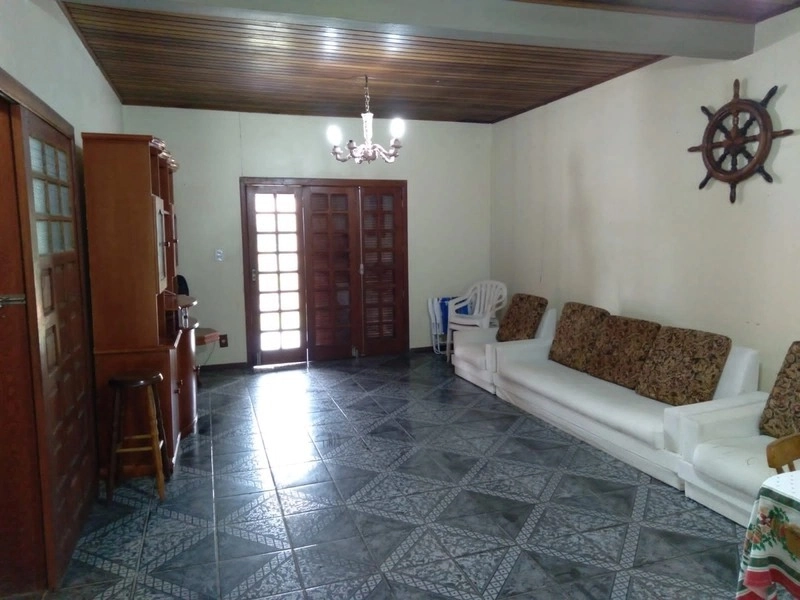 CASA 3 DORMITÓRIOS (1 SUÍTE) - JUNTO AO MAR - AMPLO TERRENO: 4ª foto da galeria de imagens do imóvel