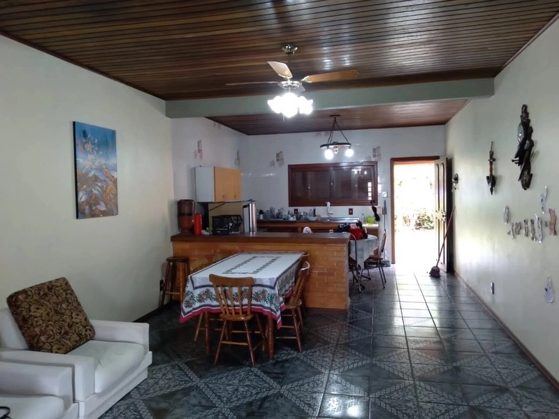 CASA 3 DORMITÓRIOS (1 SUÍTE) - JUNTO AO MAR - AMPLO TERRENO: 7ª foto da galeria de imagens do imóvel