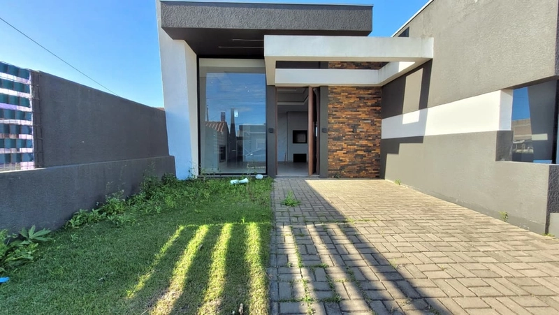 CASA ALTO PADRÃO COM 3 DORMITÓRIOS (1 SUÍTE) - FACHADA MODERNA: 2ª foto da galeria de imagens do imóvel