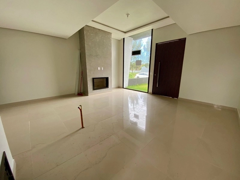 CASA ALTO PADRÃO COM 3 DORMITÓRIOS (1 SUÍTE) - FACHADA MODERNA: 5ª foto da galeria de imagens do imóvel