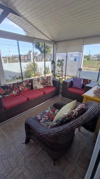 CASA 2 DORMITÓRIOS + ANEXO - FRENTE AVENIDA E PRÓXIMO AO MAR: 5ª foto da galeria de imagens do imóvel