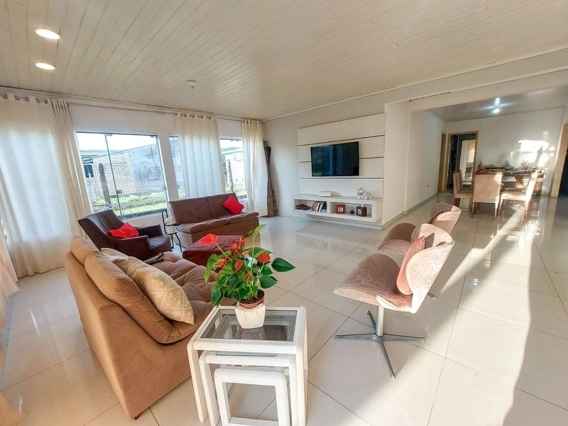 CASA 2 DORMITÓRIOS (1 SUÍTE) - AMPLO TERRENO EM REGIÃO DE MORADORES: 5ª foto da galeria de imagens do imóvel