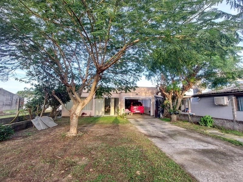 CASA 2 DORMITÓRIOS (1 SUÍTE) - AMPLO TERRENO EM REGIÃO DE MORADORES: 2ª foto da galeria de imagens do imóvel