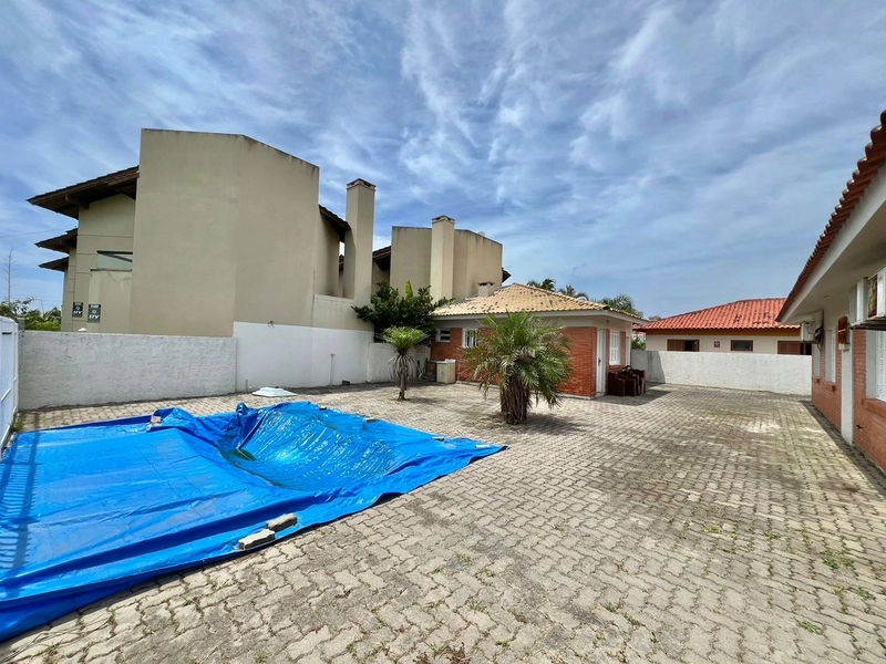 CASA DE ESQUINA AMPLA 4 DORMITÓRIOS - PISCINA - ZONA NOVA DE CAPÃO: 26ª foto da galeria de imagens do imóvel