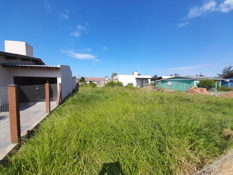TERRENO 300M² PRÓXIMO AO MAR EM EXCELENTE REGIÃO EM CAPÃO DA CANOA: 1ª foto da galeria de imagens do imóvel