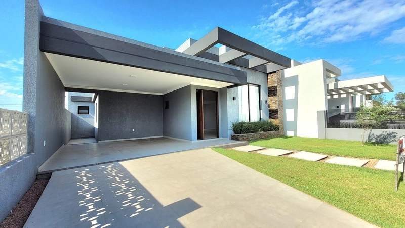 CASA ALTO PADRÃO 3 DORMITÓRIOS (1 SUÍTE) - FRENTE AVENIDA: 2ª foto da galeria de imagens do imóvel