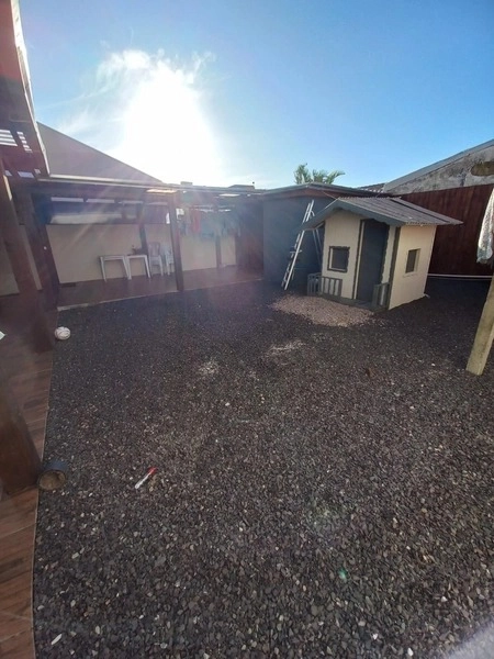 CASA 2 DORMITÓRIOS - AMPLO TERRENO - 2 QUADRAS DA AV PARAGUASSÚ: 21ª foto da galeria de imagens do imóvel