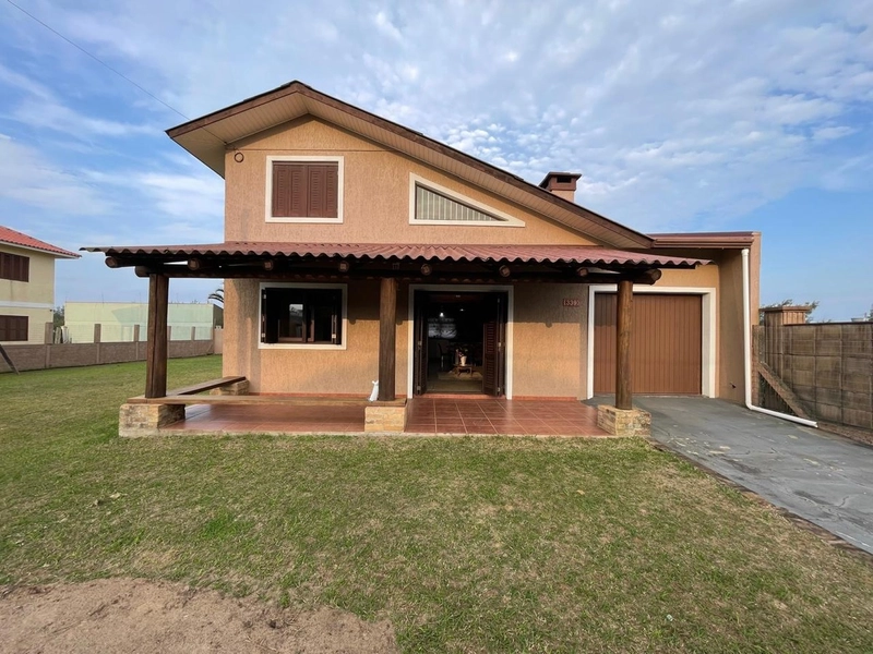 CASA 3 DORMITÓRIOS EM DOIS TERRENOS - LADO ÁREA VERDE - 3 QUADRAS MAR: 2ª foto da galeria de imagens do imóvel