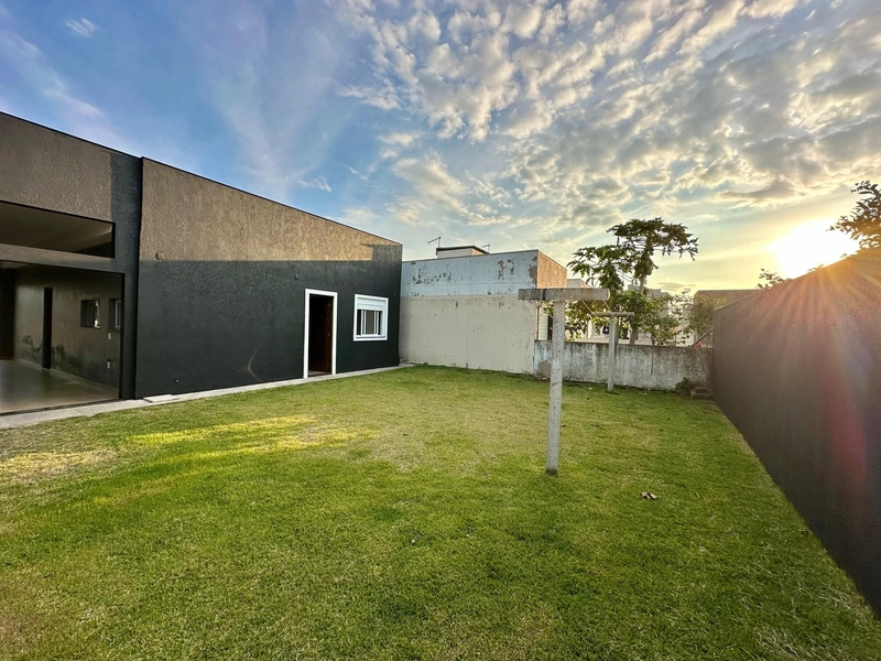 CASA 2 DORMITÓRIOS (1 SUÍTE) - FRENTE AVENIDA - TERRENO AMPLO: 17ª foto da galeria de imagens do imóvel