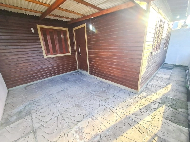 CASA MISTA 3 DORMITÓRIOS - PRÓXIMO AO MAR E MERCADO SUPER CERTO: 4ª foto da galeria de imagens do imóvel