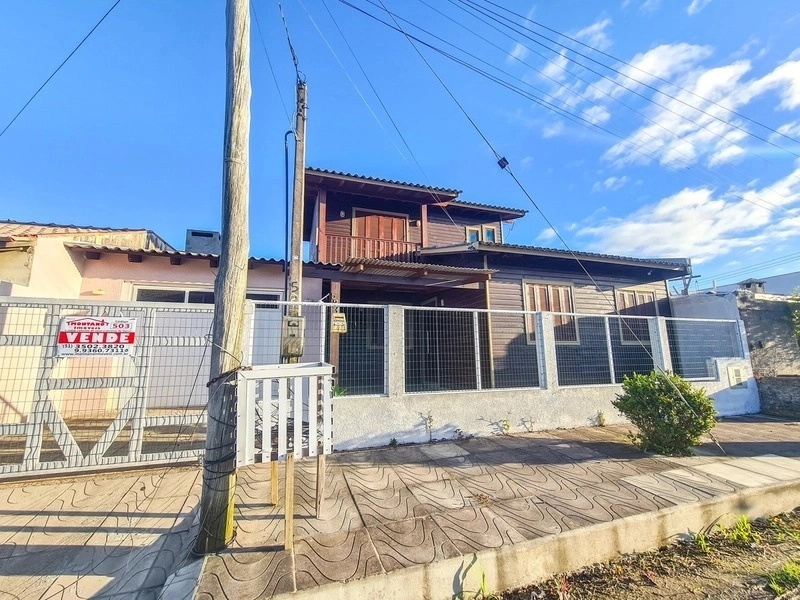 CASA MISTA 3 DORMITÓRIOS - PRÓXIMO AO MAR E MERCADO SUPER CERTO: 2ª foto da galeria de imagens do imóvel