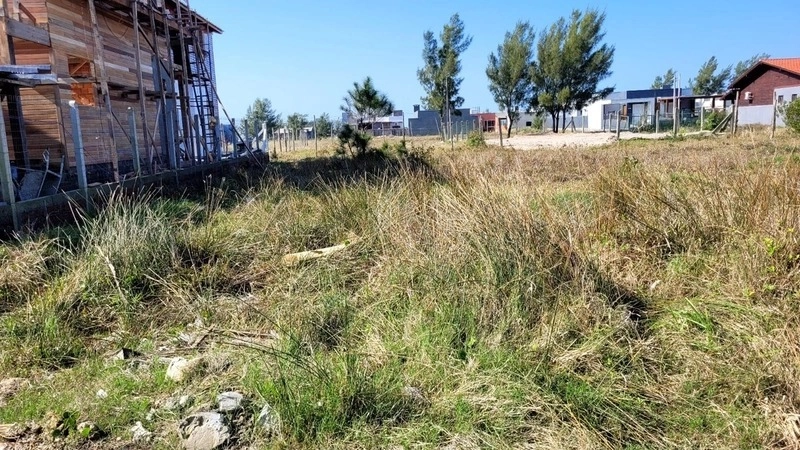 TERRENO P/ INVESTIDOR ! 300M² - PRÓXIMO AO MAR - EM CAPÃO DA CANOA: 3ª foto da galeria de imagens do imóvel