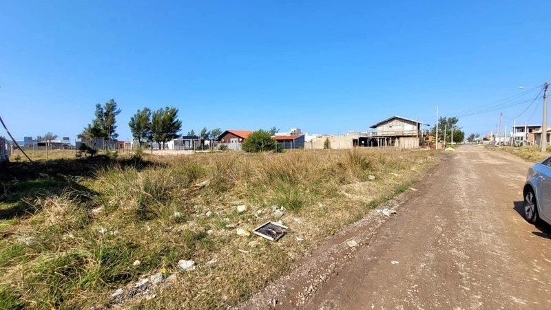TERRENO P/ INVESTIDOR ! 300M² - PRÓXIMO AO MAR - EM CAPÃO DA CANOA: 2ª foto da galeria de imagens do imóvel