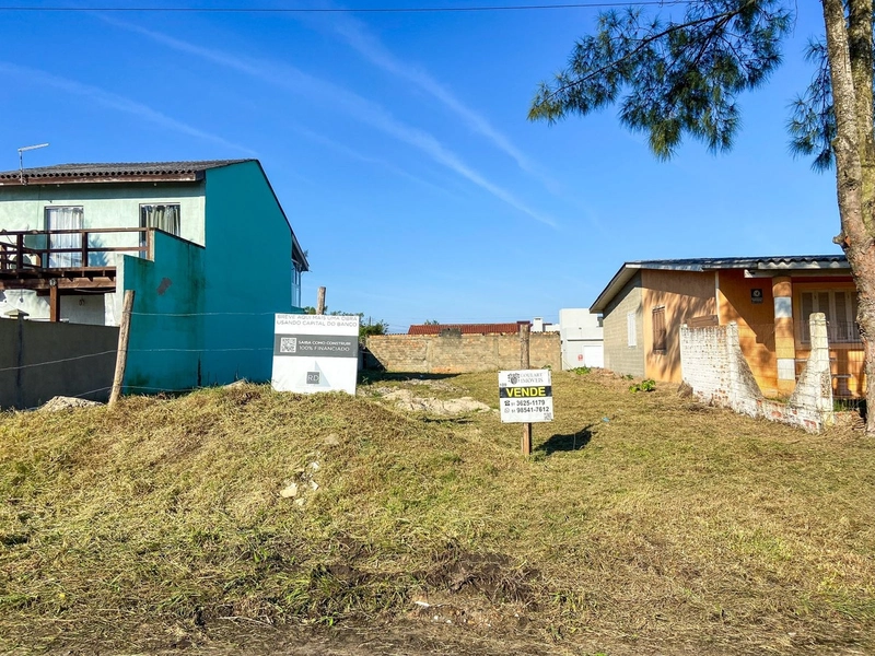 OPORTUNIDADE! TERRENO AMPLO 12x33 - 3 QUADRAS DO MAR - CAPÃO DA CANOA: 3ª foto da galeria de imagens do imóvel