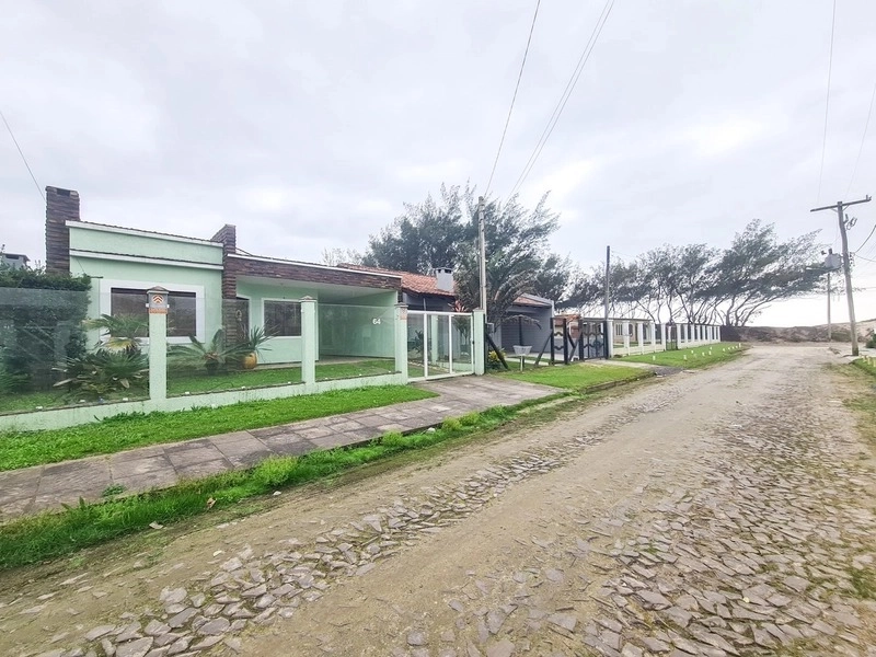 CASA 3 DORMITÓRIOS - 50 METROS DA BEIRA MAR - QUIOSQUE - MOBILIADA: 2ª foto da galeria de imagens do imóvel