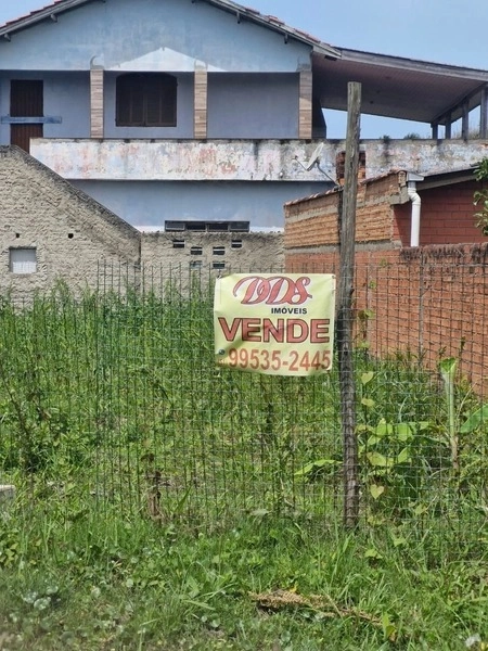 TERRENO 3 QUADRAS DO MAR NO ARCO IRIS: 1ª foto da galeria de imagens do imóvel