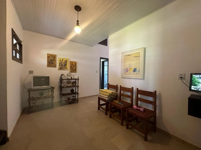 CASA ÓTIMO ESPAÇO COM 3 TERRENOS - 2 QUADRAS DO MAR: 11ª foto da galeria de imagens do imóvel