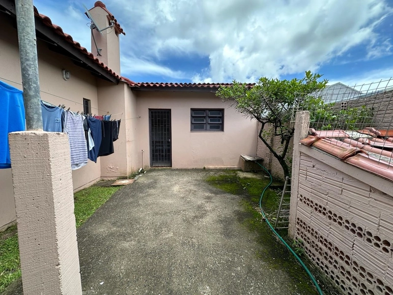 CASA ÓTIMO ESPAÇO COM 3 TERRENOS - 2 QUADRAS DO MAR: 25ª foto da galeria de imagens do imóvel