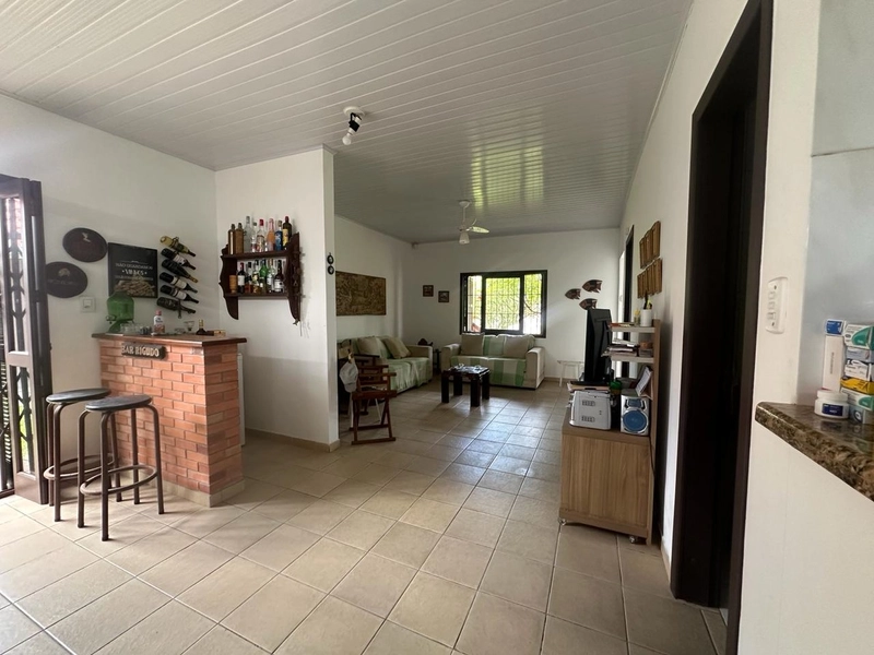 CASA ÓTIMO ESPAÇO COM 3 TERRENOS - 2 QUADRAS DO MAR: 7ª foto da galeria de imagens do imóvel
