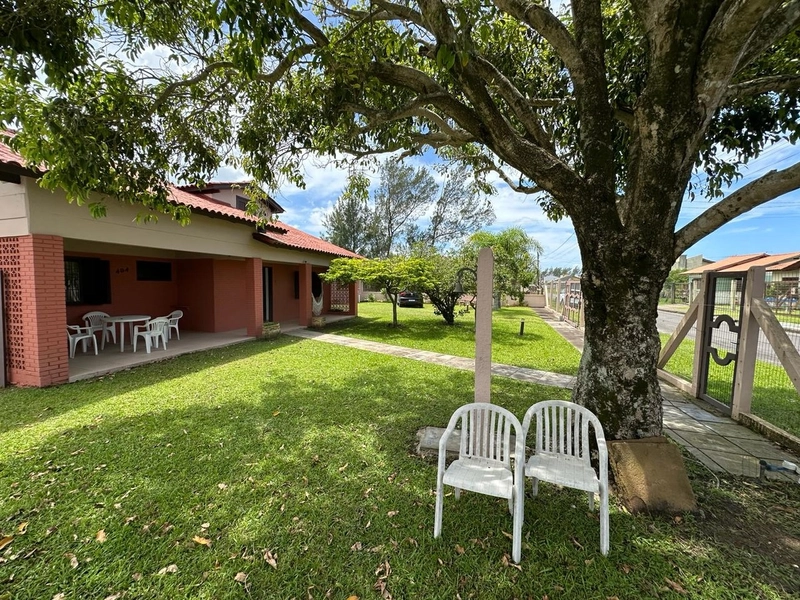 CASA ÓTIMO ESPAÇO COM 3 TERRENOS - 2 QUADRAS DO MAR: 5ª foto da galeria de imagens do imóvel