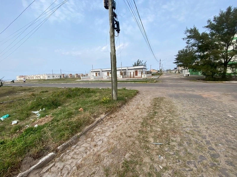 TERRENO 2 QUADRAS DO MAR - 174M² - JUNTO AVENIDA: 2ª foto da galeria de imagens do imóvel