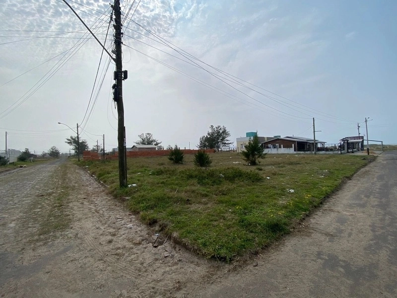 TERRENO 2 QUADRAS DO MAR - 174M² - JUNTO AVENIDA: 4ª foto da galeria de imagens do imóvel
