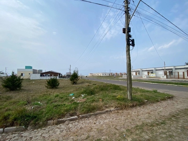 TERRENO 2 QUADRAS DO MAR - 174M² - JUNTO AVENIDA: 1ª foto da galeria de imagens do imóvel