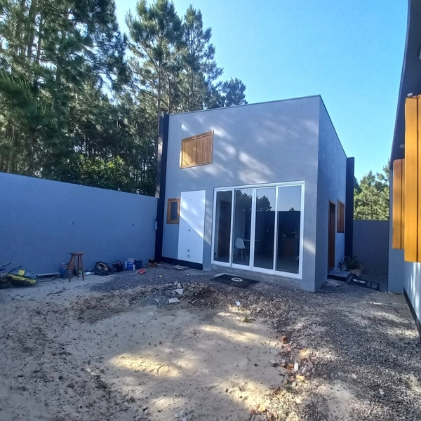 CASA 2 DORMITÓRIOS + ANEXO NO VILLAGE EM CAPÃO NOVO: 5ª foto da galeria de imagens do imóvel