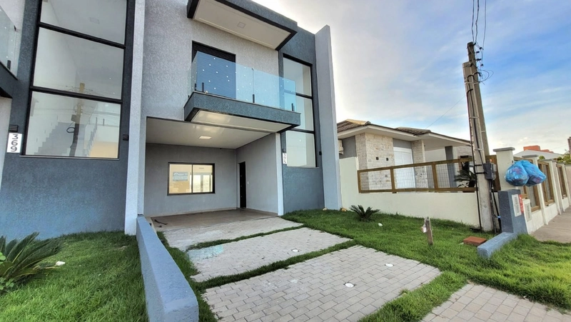 DUPLEX 3 DORMITÓRIOS (1 SUÍTE) - VAGA COBERTA - 200M DO MAR: 1ª foto da galeria de imagens do imóvel