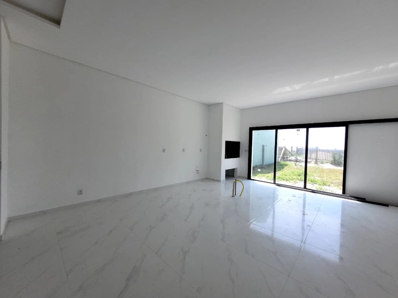 CASA NA QUADRA DO MAR - TERRENO 15X27  - CAPÃO DA CANOA: 5ª foto da galeria de imagens do imóvel