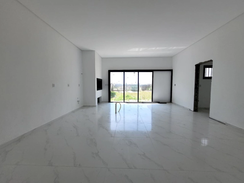 CASA NA QUADRA DO MAR - TERRENO 15X27  - CAPÃO DA CANOA: 8ª foto da galeria de imagens do imóvel