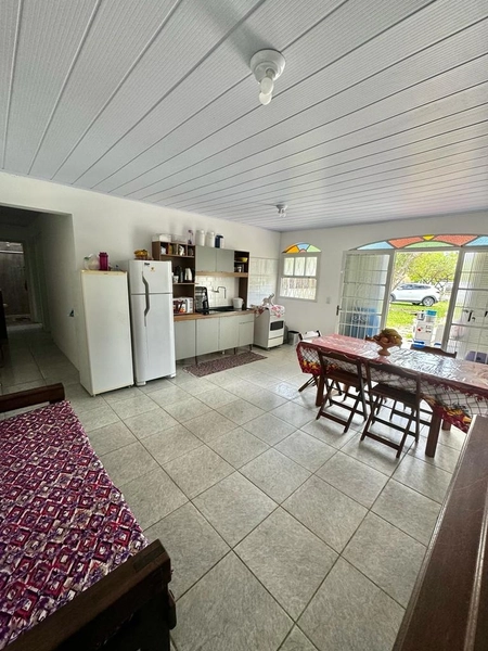 CASA 2 DORMITÓRIOS - TERRENO COM 360M² - 4 QUADRAS DO MAR: 8ª foto da galeria de imagens do imóvel