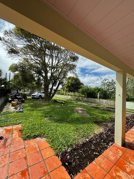 CASA 2 DORMITÓRIOS - TERRENO COM 360M² - 4 QUADRAS DO MAR: 13ª foto da galeria de imagens do imóvel